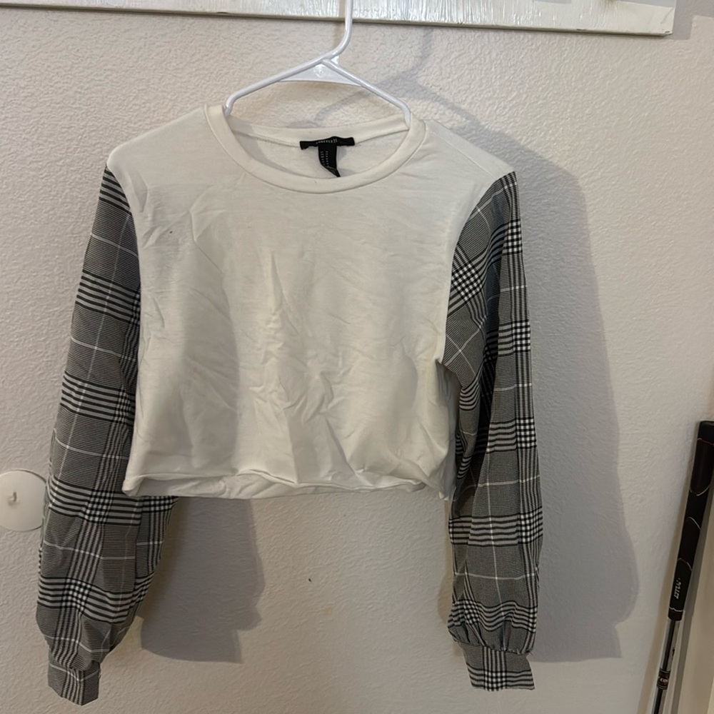 Long sleeve crop